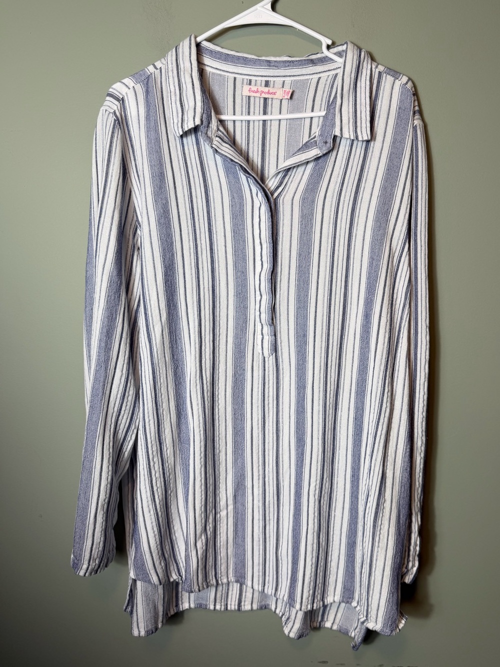 fresh produce Women’s Blue and White Vertical Stripe Henley Casual Shirt XL/XXL